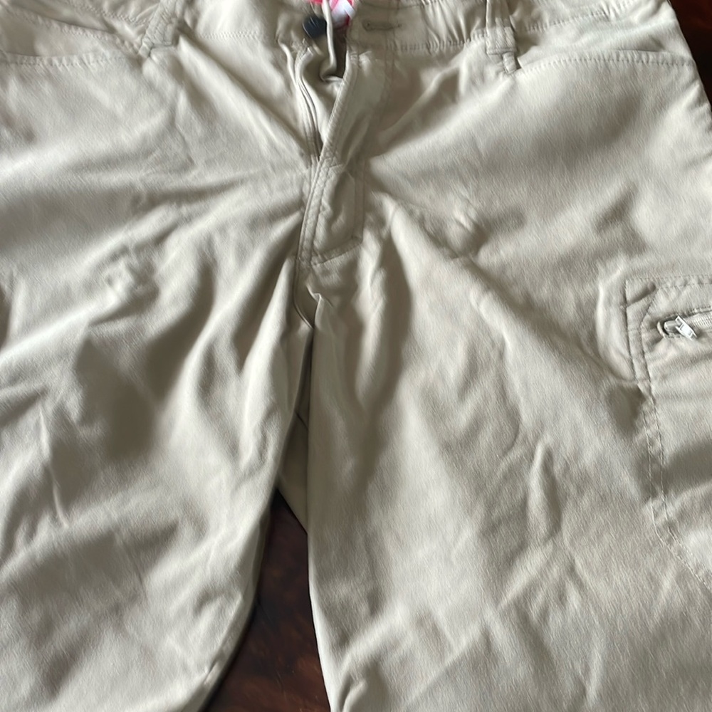 NWOT men’s wrangler cargo shorts